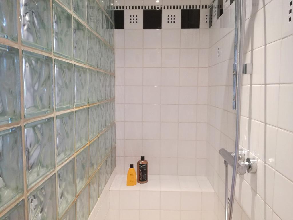 B&B Frangipani Bali Waregem Δωμάτιο φωτογραφία